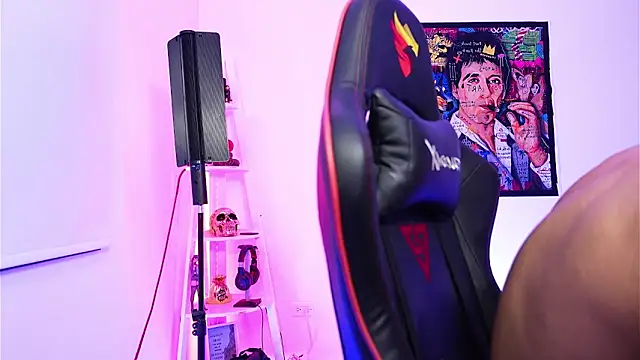 logan hugh8 online show from 21, 12, 2025