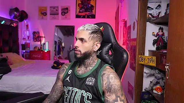 logan hugh8 online show from 1, 4, 2026