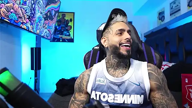 logan hugh8 online show from 15, 2, 2026