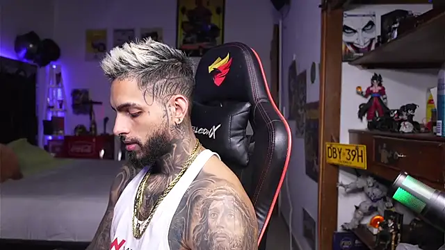 logan hugh8 online show from 12, 4, 2026