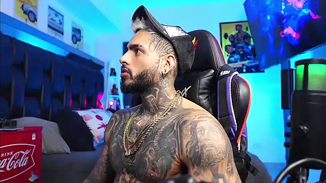 logan hugh8 online show from 25, 2, 2026