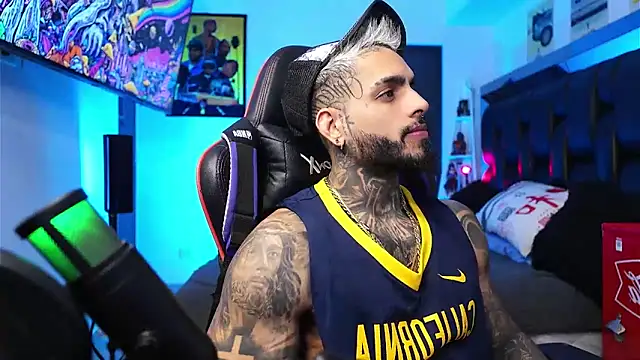 logan hugh8 online show from 17, 2, 2026