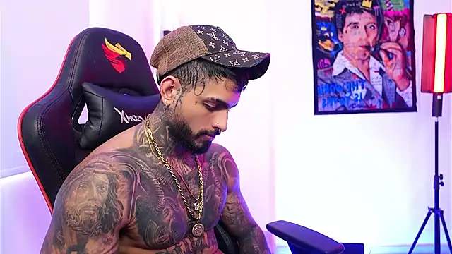 logan hugh8 online show from 17, 11, 2025