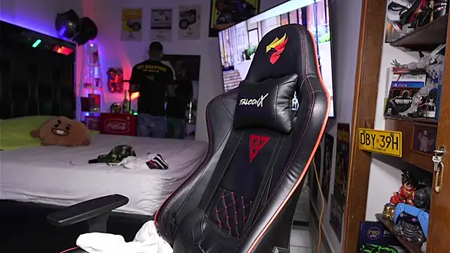 logan hugh8 online show from 19, 3, 2026