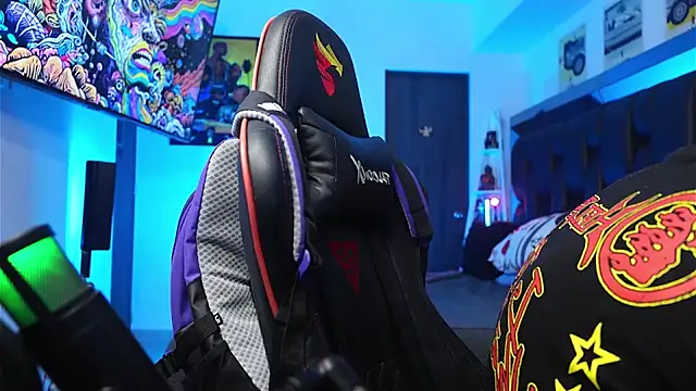 logan hugh8 online show from 12, 2, 2026