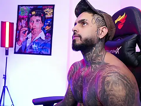 logan hugh8 online show from 5, 11, 2025