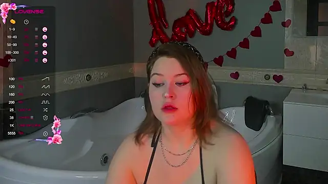 Snapshot of HelenHartt chatting on 14, 2, 2026 HelenHartt online show from 14, 2, 2026