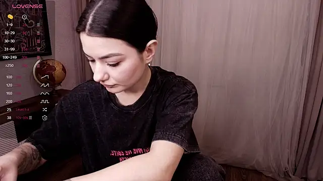 Dark Moni online show from 19, 10, 2025