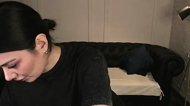 Dark Moni online show from 6, 3, 2026