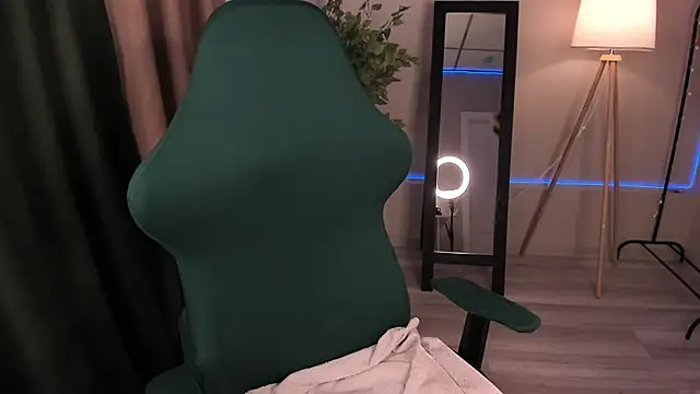 Snapshot of lasly_moon chatting on 3, 5, 2026 lasly moon online show from 3, 5, 2026
