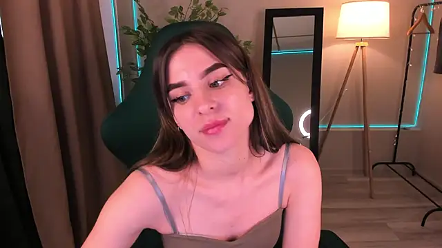 Snapshot of lasly_moon chatting on 24, 4, 2026 lasly moon online show from 24, 4, 2026