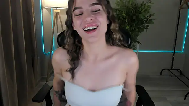 lasly moon online show from 11, 4, 2026