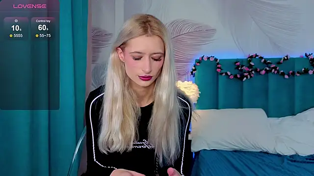 Monica Leen online show from 26, 11, 2025