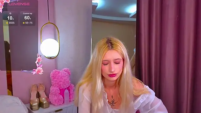 Monica Leen online show from 19, 9, 2025