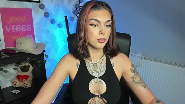 Snapshot of Nova_SIN chatting on 25, 5, 2026 Nova SIN online show from 25, 5, 2026
