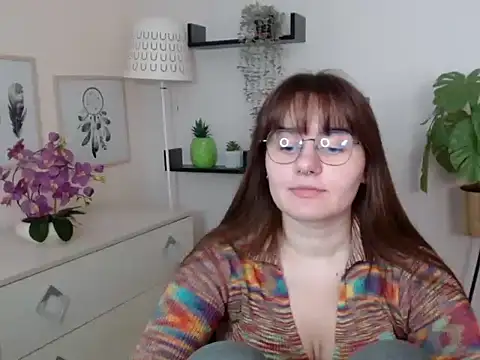 Julie Diamond online show from 28, 11, 2025