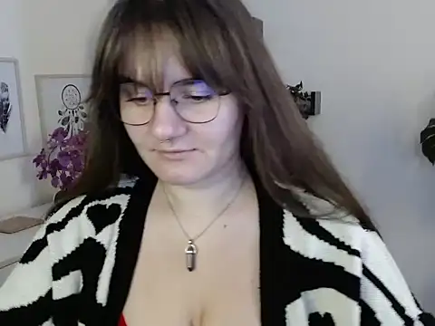 Julie Diamond online show from 23, 9, 2025