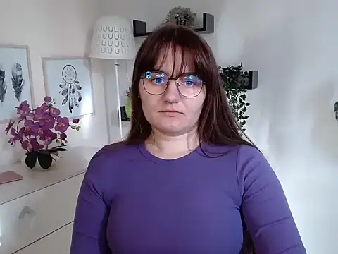 Julie Diamond online show from 10, 10, 2025