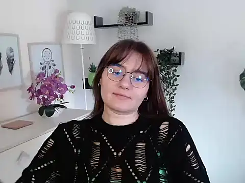 Julie Diamond online show from 25, 9, 2025