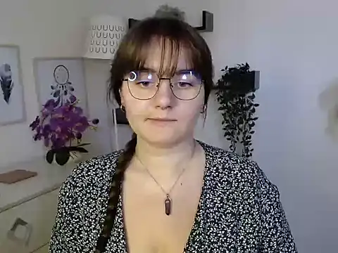 Julie Diamond online show from 19, 9, 2025