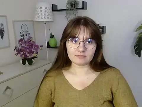 Julie Diamond online show from 10, 11, 2025