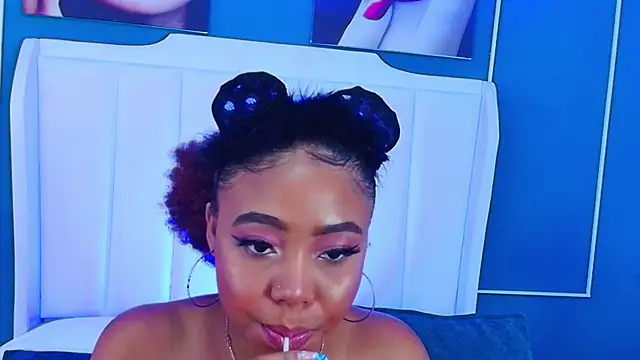 AngelaRoberts online show from 20, 10, 2025