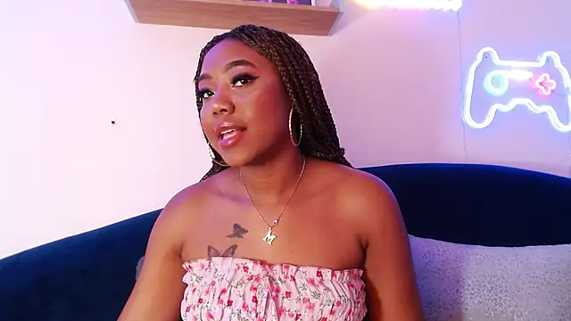 AngelaRoberts online show from 6, 10, 2025