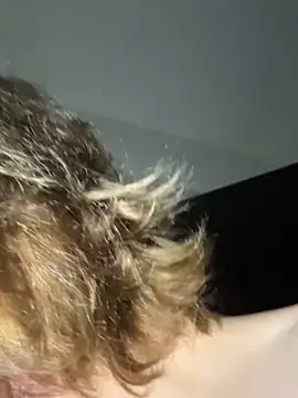 Snapshot of emmasweett11 chatting on 4, 10, 2025 emmasweett11 online show from 4, 10, 2025