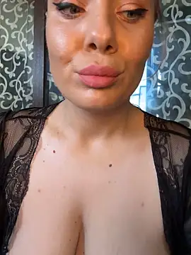 Snapshot of emmasweett11 chatting on 28, 9, 2025 emmasweett11 online show from 28, 9, 2025