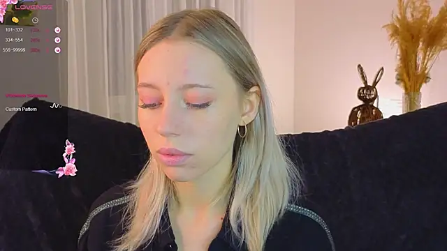 NyxaThorn online show from 15, 11, 2025