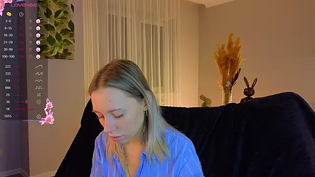 NyxaThorn online show from 22, 11, 2025