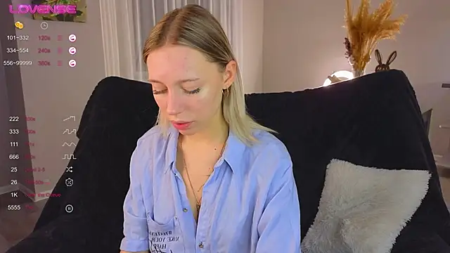 NyxaThorn online show from 28, 10, 2025