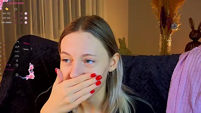 NyxaThorn online show from 1, 12, 2025