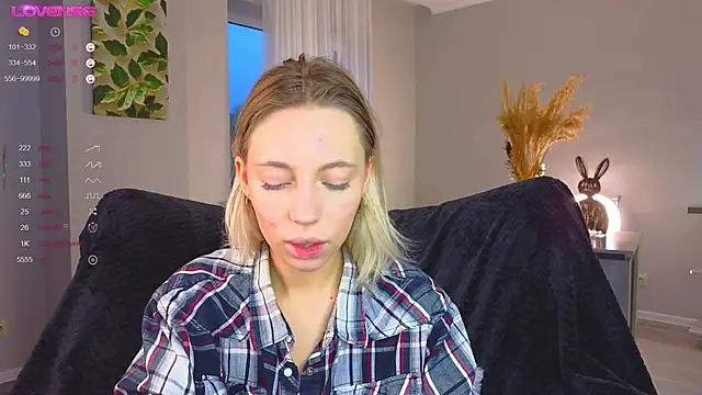 NyxaThorn online show from 13, 10, 2025