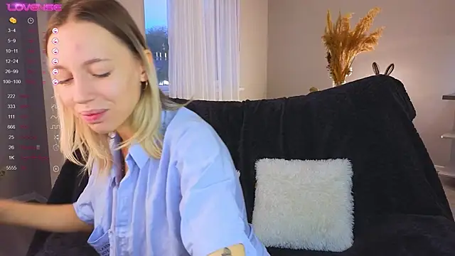 NyxaThorn online show from 14, 10, 2025