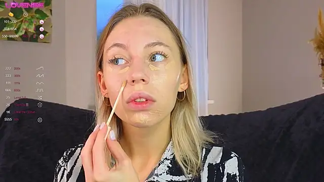 NyxaThorn online show from 10, 10, 2025