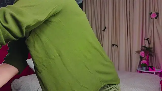 NyxaThorn online show from 10, 9, 2025