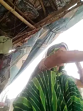 Laxmixx2 online show from 15, 9, 2025