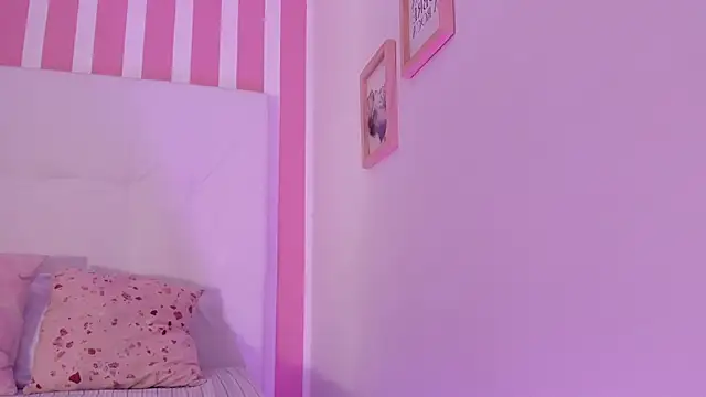 Snapshot of Maddy_Norton chatting on 2, 3, 2026 Maddy Norton online show from 2, 3, 2026