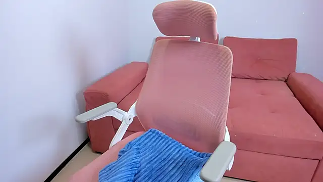 Emiss Jones online show from 24, 3, 2026