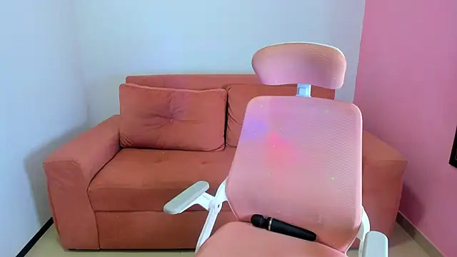 Emiss Jones online show from 7, 1, 2026