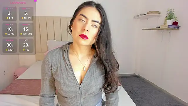 sashaa petit online show from 29, 9, 2025