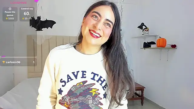 sashaa petit online show from 24, 10, 2025