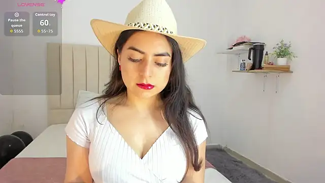 sashaa petit online show from 15, 9, 2025