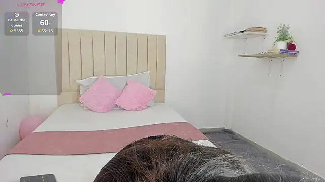 sashaa petit online show from 27, 9, 2025