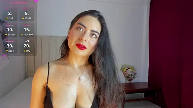 sashaa petit online show from 10, 11, 2025