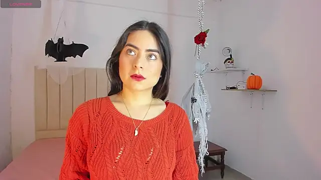 sashaa petit online show from 20, 10, 2025