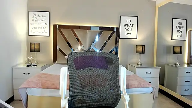 Snapshot of cellestehot chatting on 14, 4, 2026 cellestehot online show from 14, 4, 2026