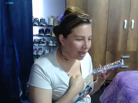 cloequeen15 online show from 1, 12, 2025