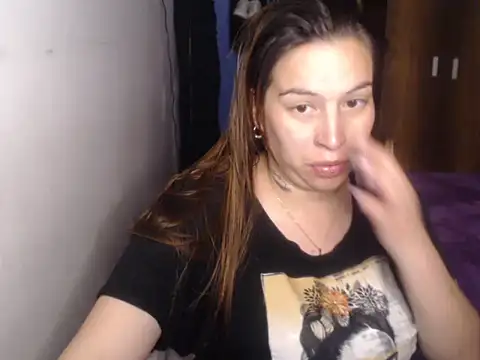 Snapshot of cloequeen15 chatting on 28, 2, 2026 cloequeen15 online show from 28, 2, 2026